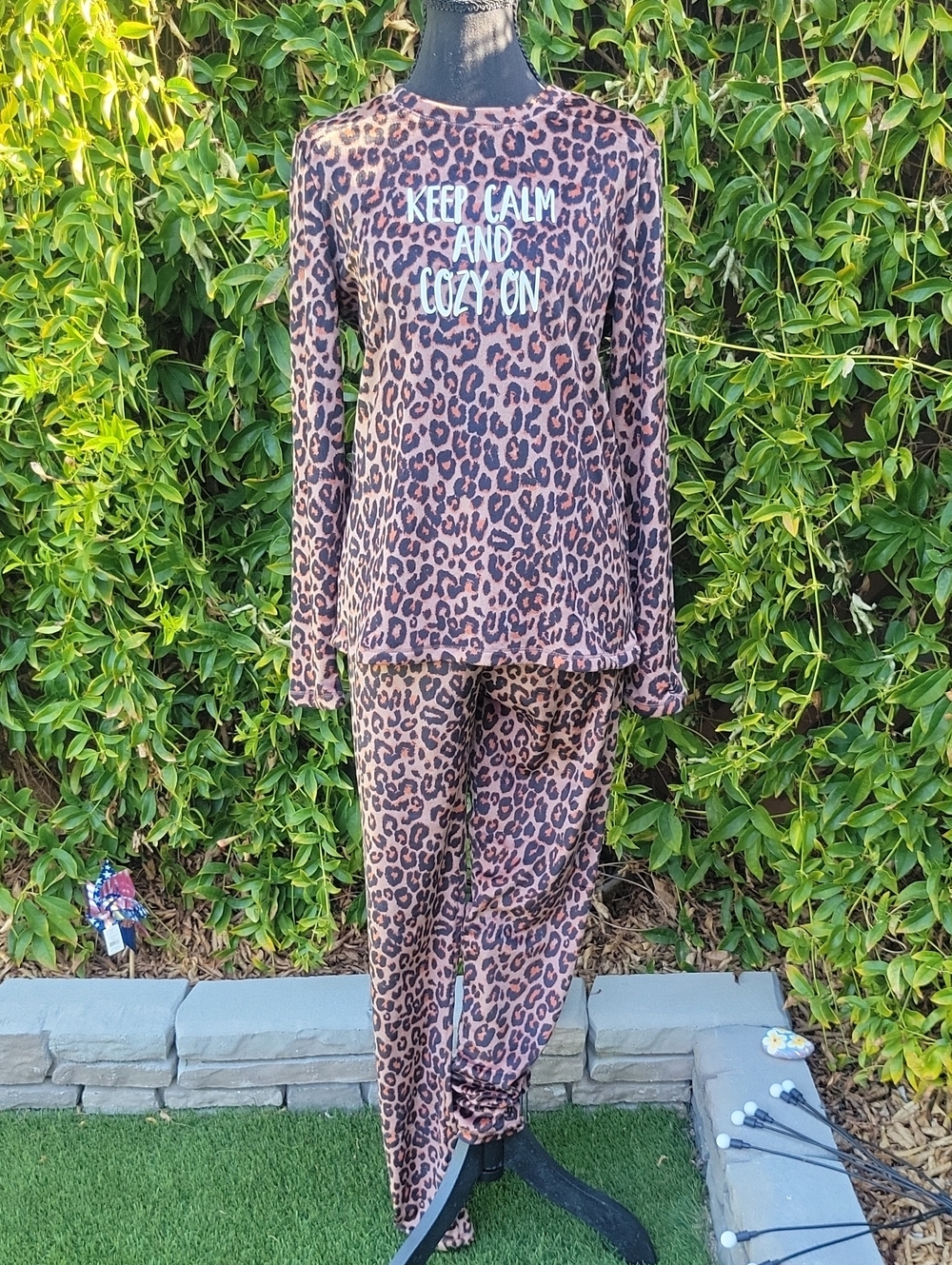 Cuddl Duds Leopard Print 2 Piece Pajama Set M